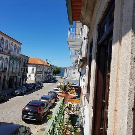 Casa Do Cais De Caminha * كامينيا